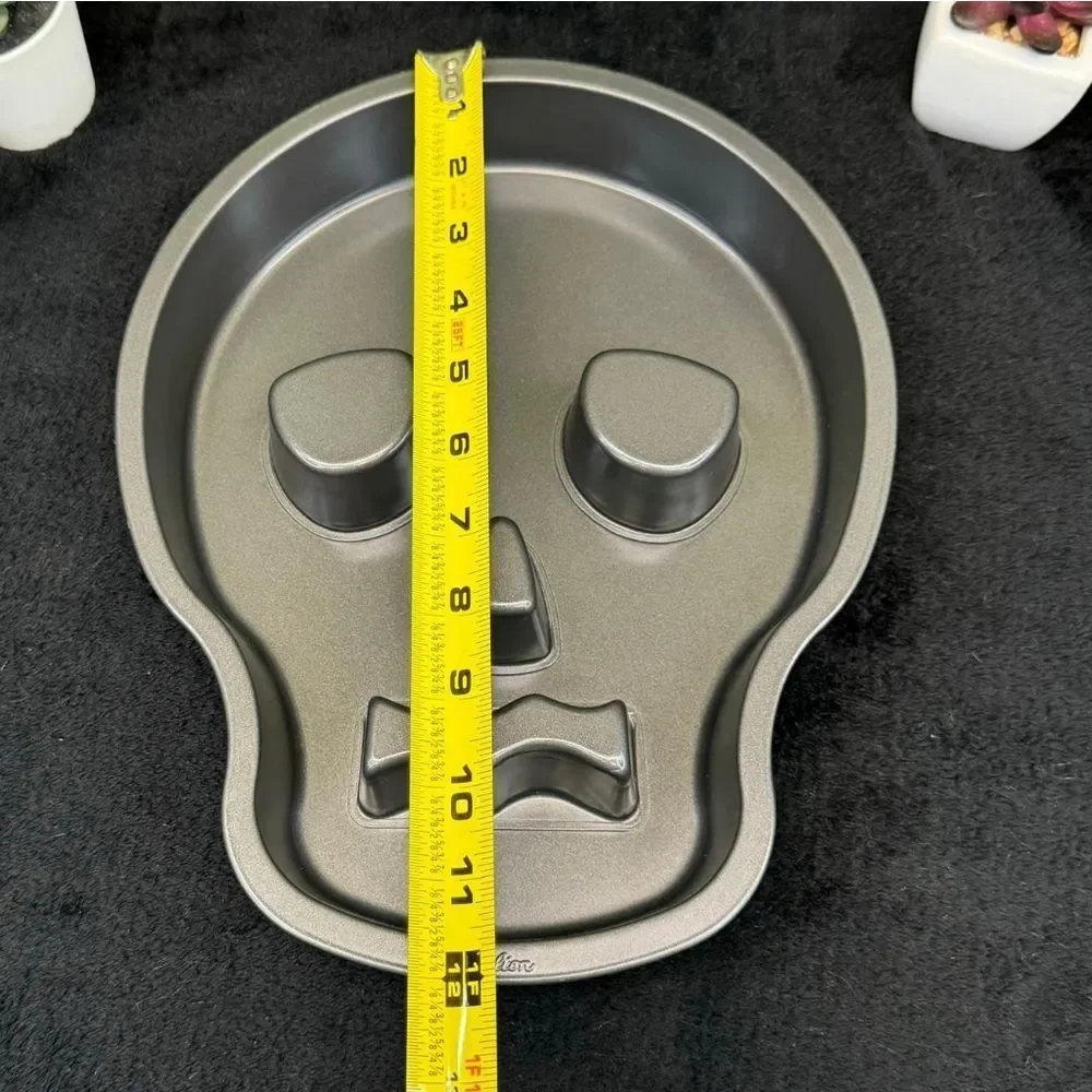 Wilton Skull Cake Pan – Spooky Halloween Bakeware